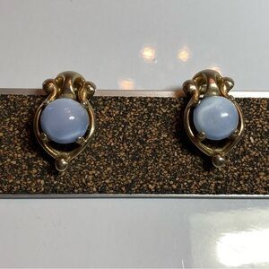 Vintage clip earrings. Contemporary look. Blue cab stone.
